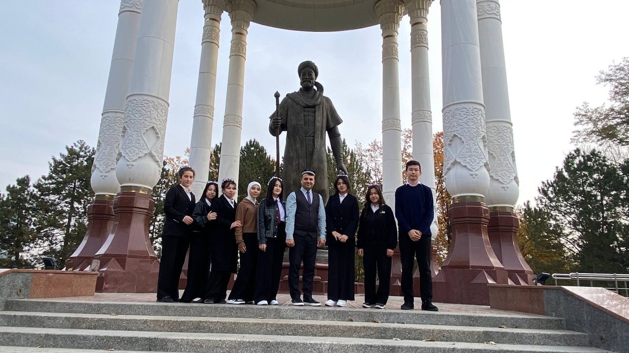 Read more about the article DARS MASHG’ULOTLARI ADIBLAR XIYOBONIDA