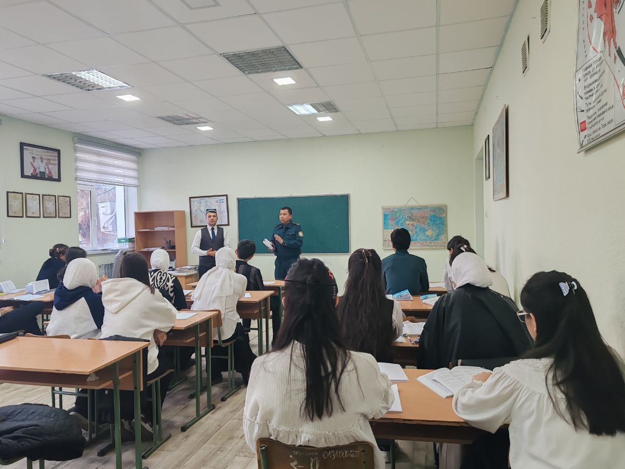 Read more about the article KIBERMADANIYATNI YUKSALTIRISH OYLIGI AKADEMIK LITSEY FAOLIYATIDA